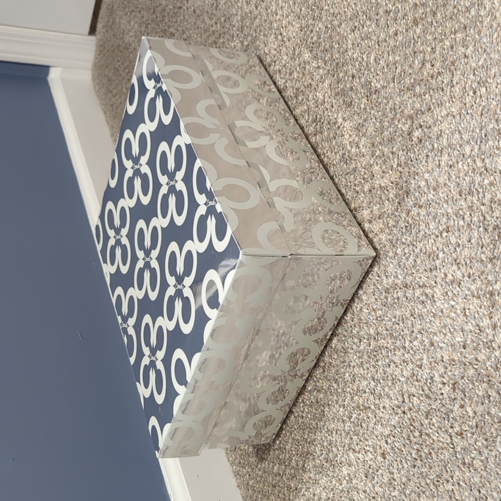 Coach Medium Gift Box (1)